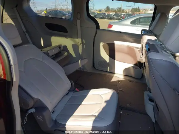 2C4RC1EG9JR114905 2018 CHRYSLER PACIFICA - Image 8