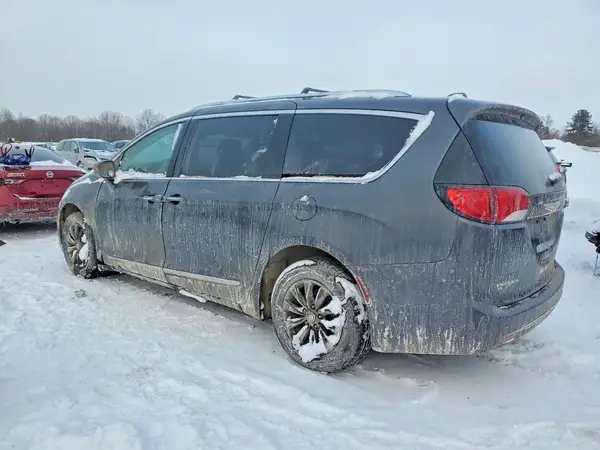 2C4RC1EG9JR144261 2018 CHRYSLER PACIFICA - Image 2