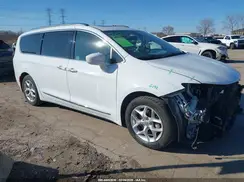 2C4RC1EG9JR156751 2018 CHRYSLER PACIFICA