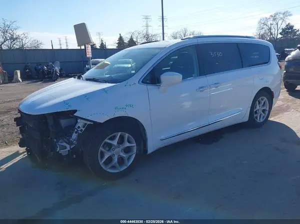 2C4RC1EG9JR156751 2018 CHRYSLER PACIFICA - Image 2