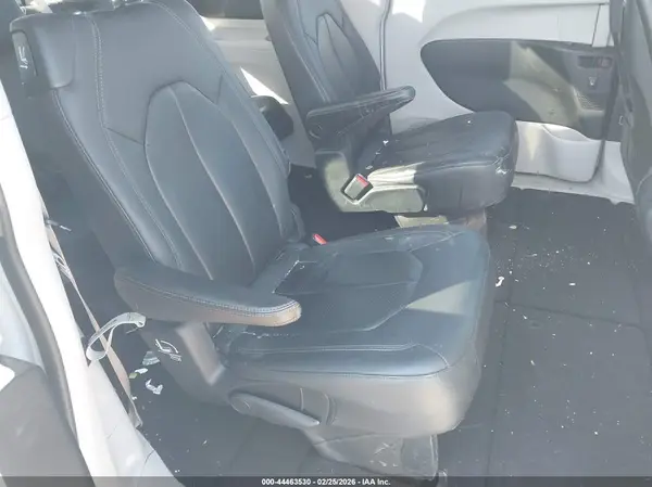 2C4RC1EG9JR156751 2018 CHRYSLER PACIFICA - Image 8