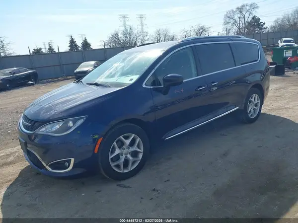 2C4RC1EG9JR158998 2018 CHRYSLER PACIFICA - Image 2