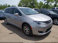 2C4RC1EG9JR194545 2018 CHRYSLER PACIFICA