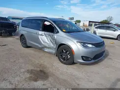 2C4RC1EG9JR194657 2018 CHRYSLER PACIFICA