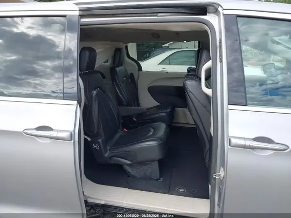 2C4RC1EG9JR203809 2018 CHRYSLER PACIFICA - Image 8