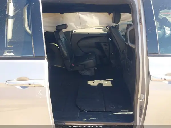 2C4RC1EG9JR236325 2018 CHRYSLER PACIFICA - Image 8