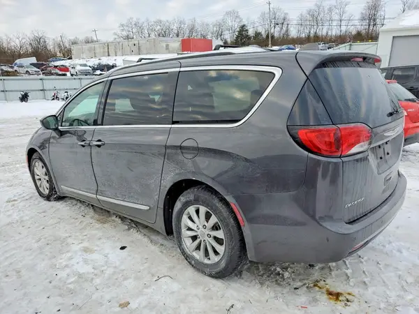 2C4RC1EG9JR315526 2018 CHRYSLER PACIFICA - Image 2