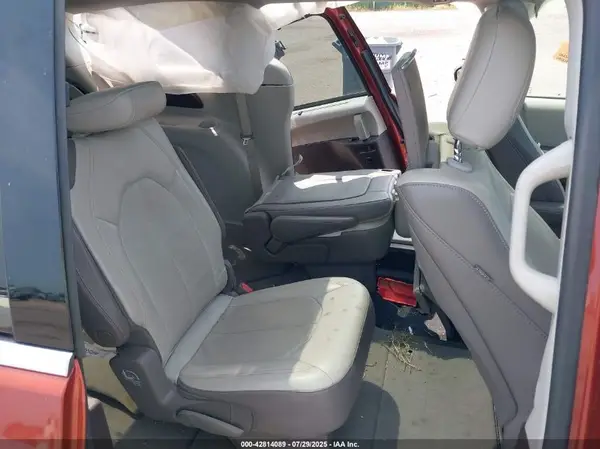 2C4RC1EG9JR323335 2018 CHRYSLER PACIFICA - Image 8