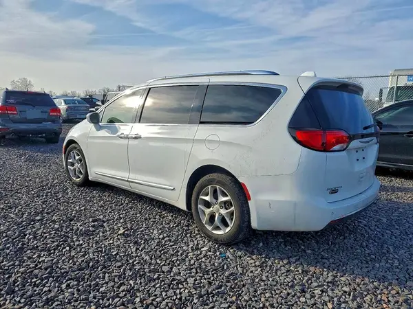 2C4RC1EG9JR353113 2018 CHRYSLER PACIFICA - Image 2