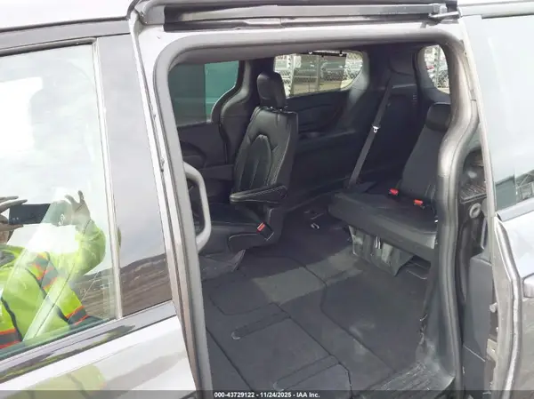 2C4RC1EG9KR522483 2019 CHRYSLER PACIFICA - Image 8