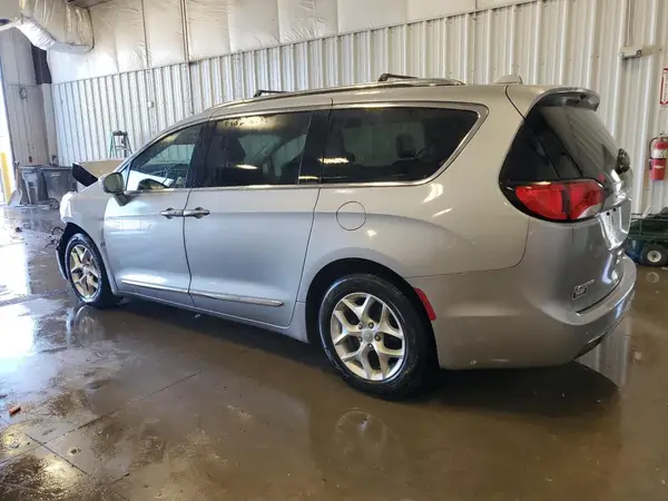 2C4RC1EG9KR589648 2019 CHRYSLER PACIFICA - Image 2