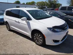2C4RC1EG9KR610286 2019 CHRYSLER PACIFICA