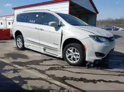 2C4RC1EG9KR708279 2019 CHRYSLER PACIFICA