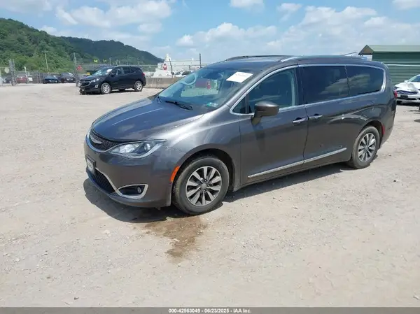 2C4RC1EG9LR229748 2020 CHRYSLER PACIFICA - Image 2