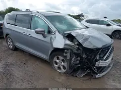 2C4RC1EGXHR517642 2017 CHRYSLER PACIFICA