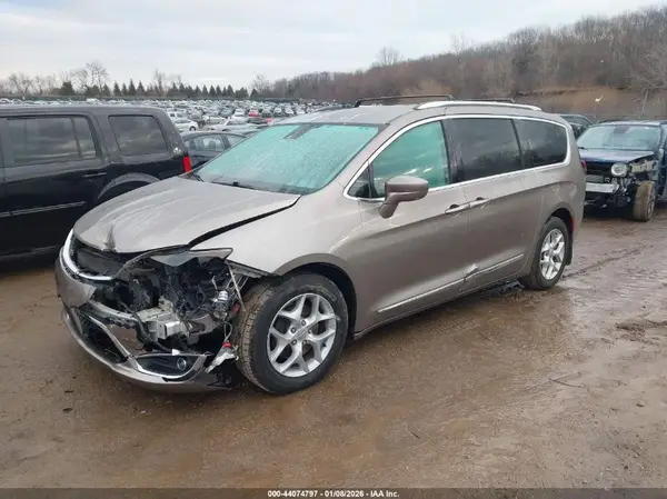 2C4RC1EGXHR536238 2017 CHRYSLER PACIFICA - Image 2