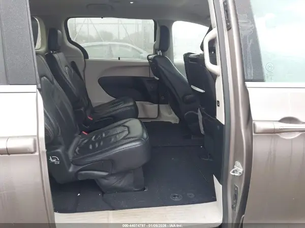 2C4RC1EGXHR536238 2017 CHRYSLER PACIFICA - Image 8
