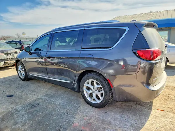 2C4RC1EGXHR541276 2017 CHRYSLER PACIFICA - Image 2