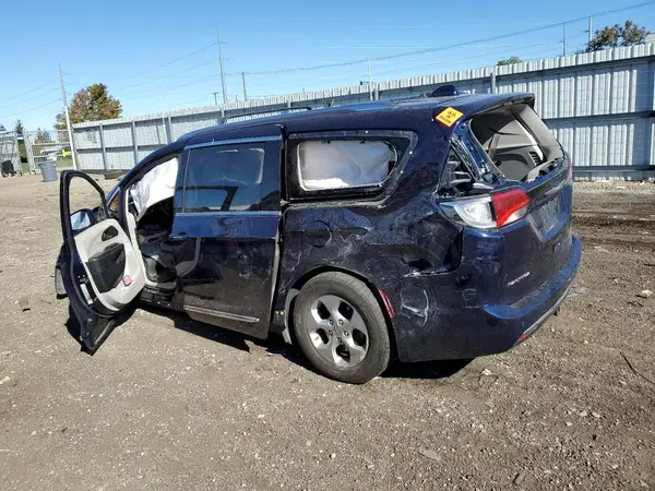 2C4RC1EGXHR541925 2017 CHRYSLER PACIFICA - Image 2