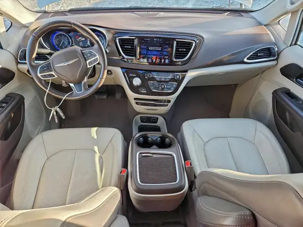 2C4RC1EGXHR560006 2017 CHRYSLER PACIFICA - Image 8