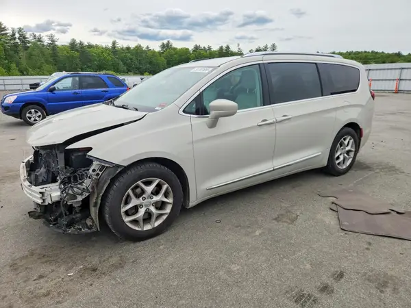 2C4RC1EGXHR565075 2017 CHRYSLER PACIFICA - Image 1