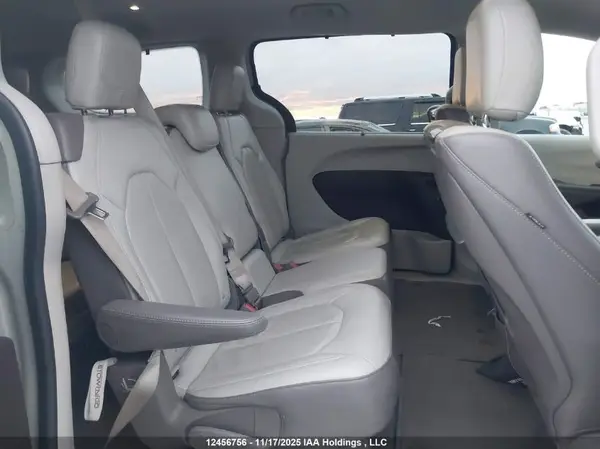 2C4RC1EGXHR591739 2017 CHRYSLER PACIFICA - Image 8