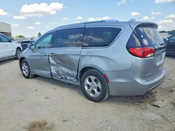 2C4RC1EGXHR628191 2017 CHRYSLER PACIFICA - Image 2