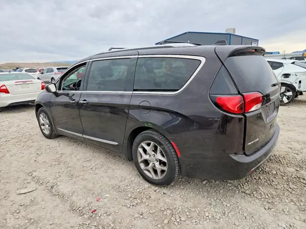 2C4RC1EGXHR633603 2017 CHRYSLER PACIFICA - Image 2
