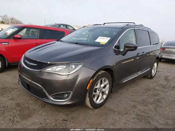 2C4RC1EGXHR643872 2017 CHRYSLER PACIFICA - Image 2