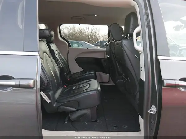 2C4RC1EGXHR643872 2017 CHRYSLER PACIFICA - Image 8