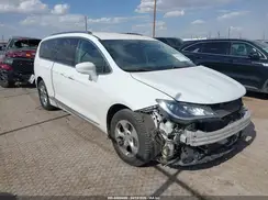2C4RC1EGXHR650403 2017 CHRYSLER PACIFICA