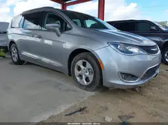 2C4RC1EGXHR650563 2017 CHRYSLER PACIFICA