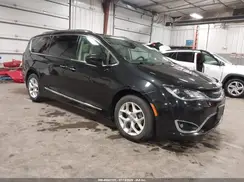 2C4RC1EGXHR652863 2017 CHRYSLER PACIFICA