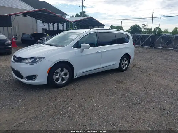 2C4RC1EGXHR703536 2017 CHRYSLER PACIFICA - Image 2