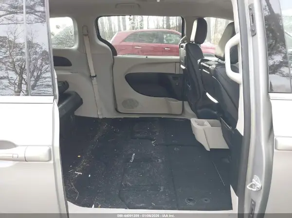 2C4RC1EGXHR703830 2017 CHRYSLER PACIFICA - Image 8