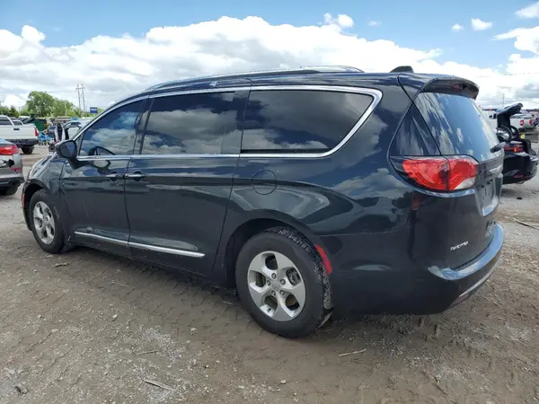 2C4RC1EGXHR708686 2017 CHRYSLER PACIFICA - Image 2