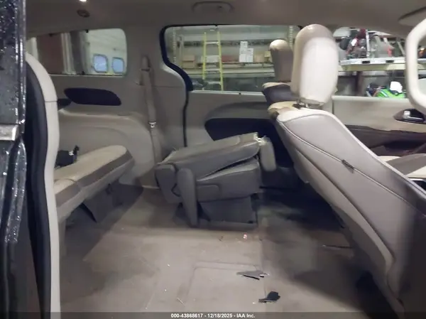 2C4RC1EGXHR721096 2017 CHRYSLER PACIFICA - Image 8