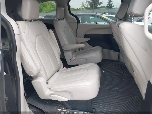 2C4RC1EGXHR727402 2017 CHRYSLER PACIFICA - Image 8