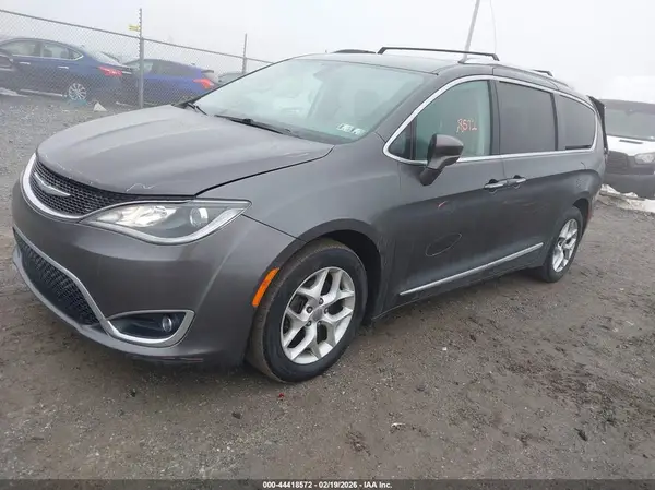 2C4RC1EGXHR736052 2017 CHRYSLER PACIFICA - Image 2