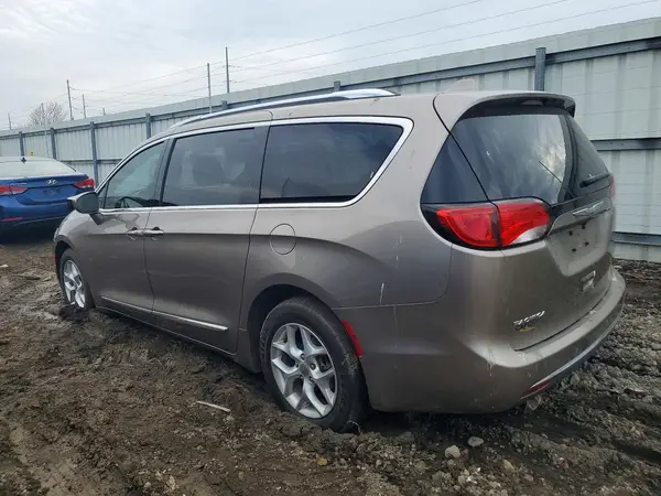 2C4RC1EGXHR743700 2017 CHRYSLER PACIFICA - Image 2