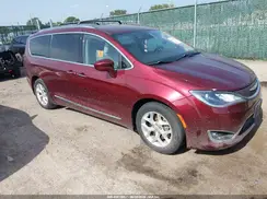 2C4RC1EGXHR745608 2017 CHRYSLER PACIFICA