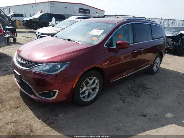 2C4RC1EGXHR745608 2017 CHRYSLER PACIFICA - Image 2