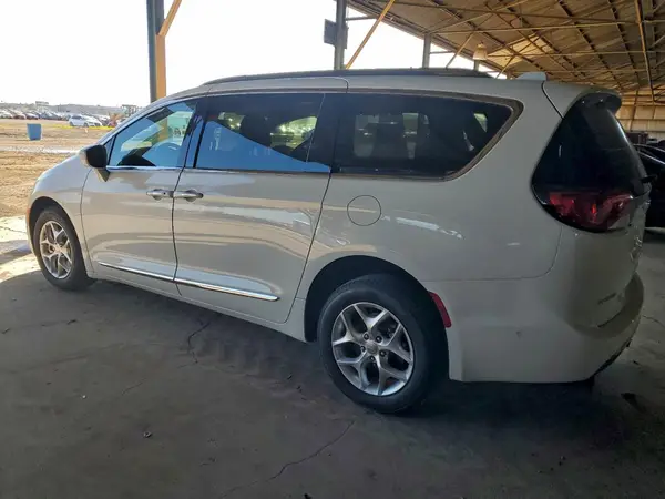 2C4RC1EGXHR756818 2017 CHRYSLER PACIFICA - Image 2
