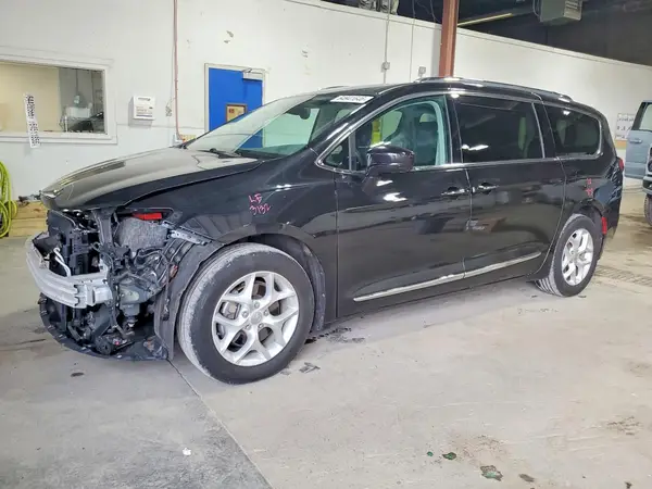 2C4RC1EGXHR757502 2017 CHRYSLER PACIFICA - Image 1