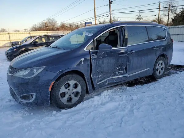 2C4RC1EGXHR757693 2017 CHRYSLER PACIFICA - Image 1