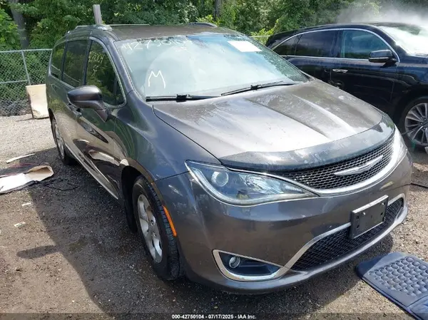 2C4RC1EGXHR771979 2017 CHRYSLER PACIFICA - Image 1