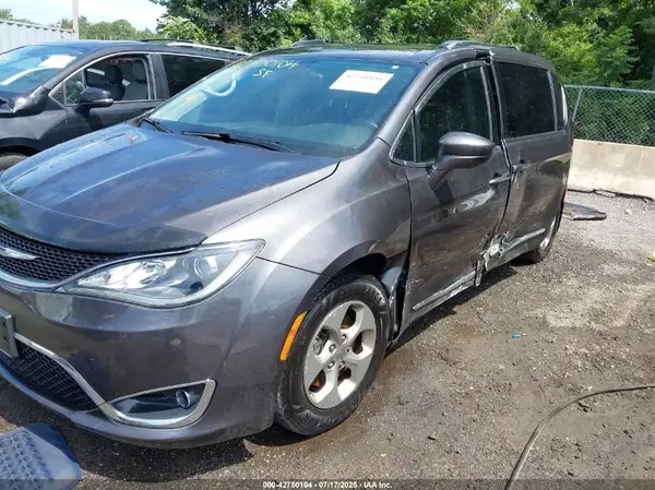 2C4RC1EGXHR771979 2017 CHRYSLER PACIFICA - Image 2