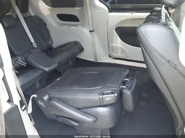 2C4RC1EGXHR771979 2017 CHRYSLER PACIFICA - Image 8