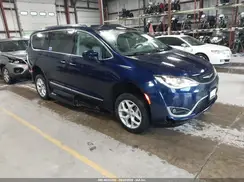 2C4RC1EGXHR803460 2017 CHRYSLER PACIFICA