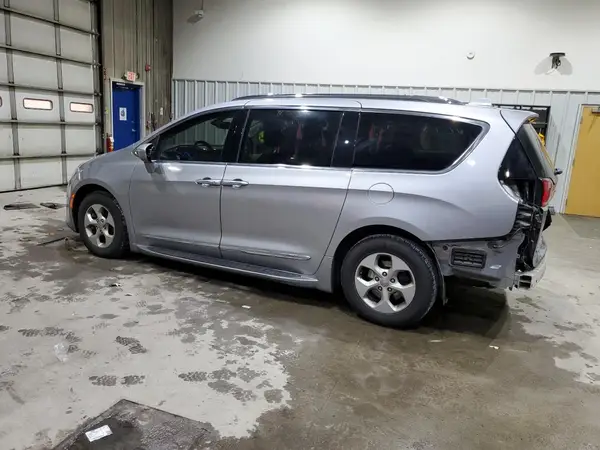2C4RC1EGXHR804298 2017 CHRYSLER PACIFICA - Image 2